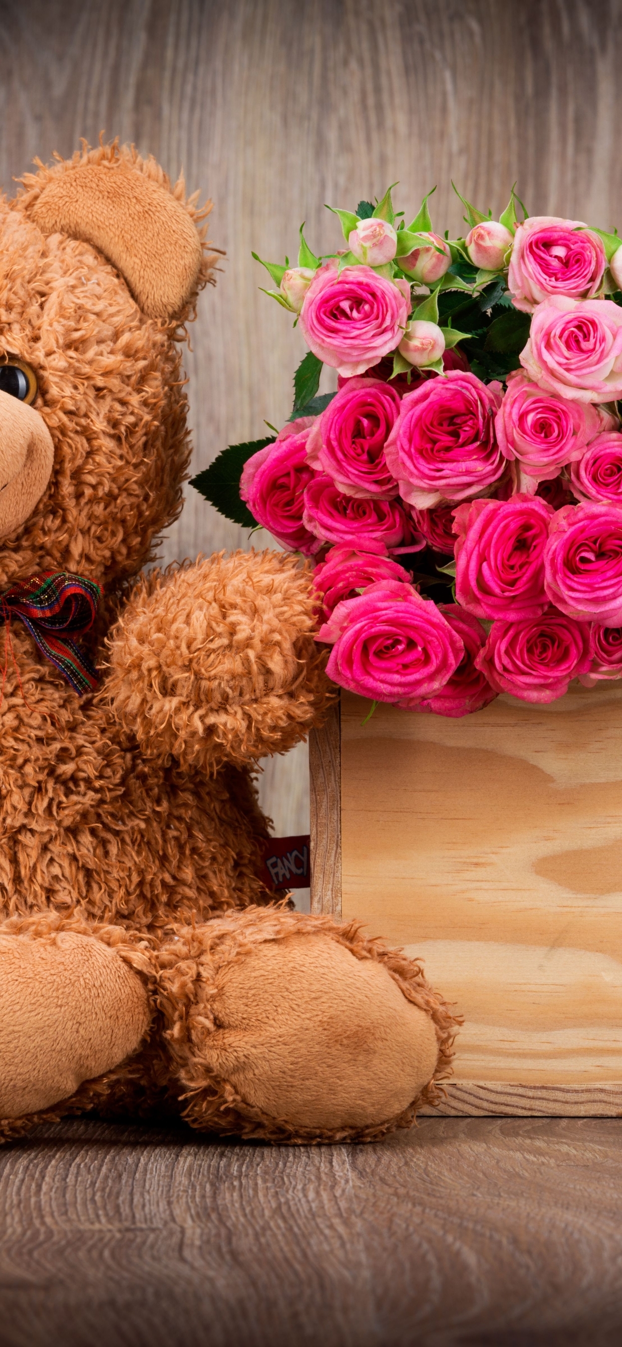 Картинка: Медвежонок, плюшевый, бантик, глаза, игрушка, цветы, розы, букет, коробка, день рождения, праздник, настроение