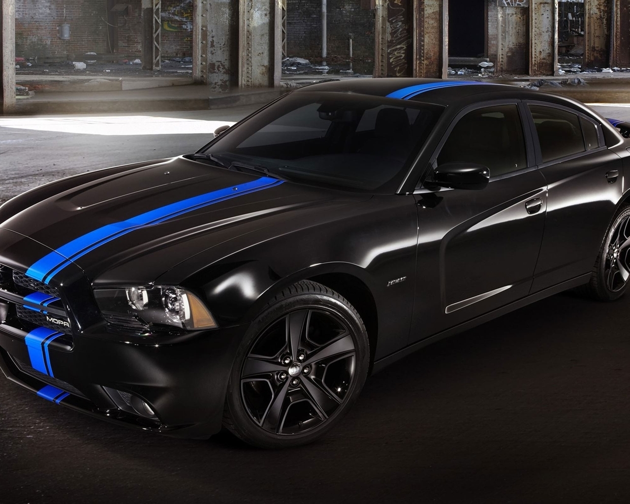 Картинка: Dodge, Charger, Mopar, black, черный, спорткар, синяя полоса.