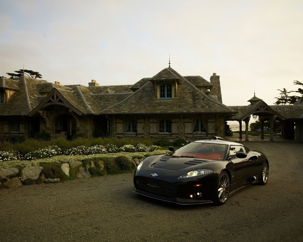 Image: The Spyker C8, Spyker, supercar, black, sports car, road, house
