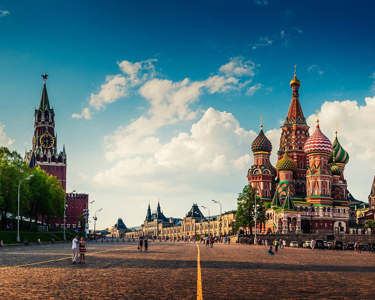 Image: Moscow, temple, Cathedral, Red square, Spasskaya tower, Kremlin, chimes, people, sky, clouds
