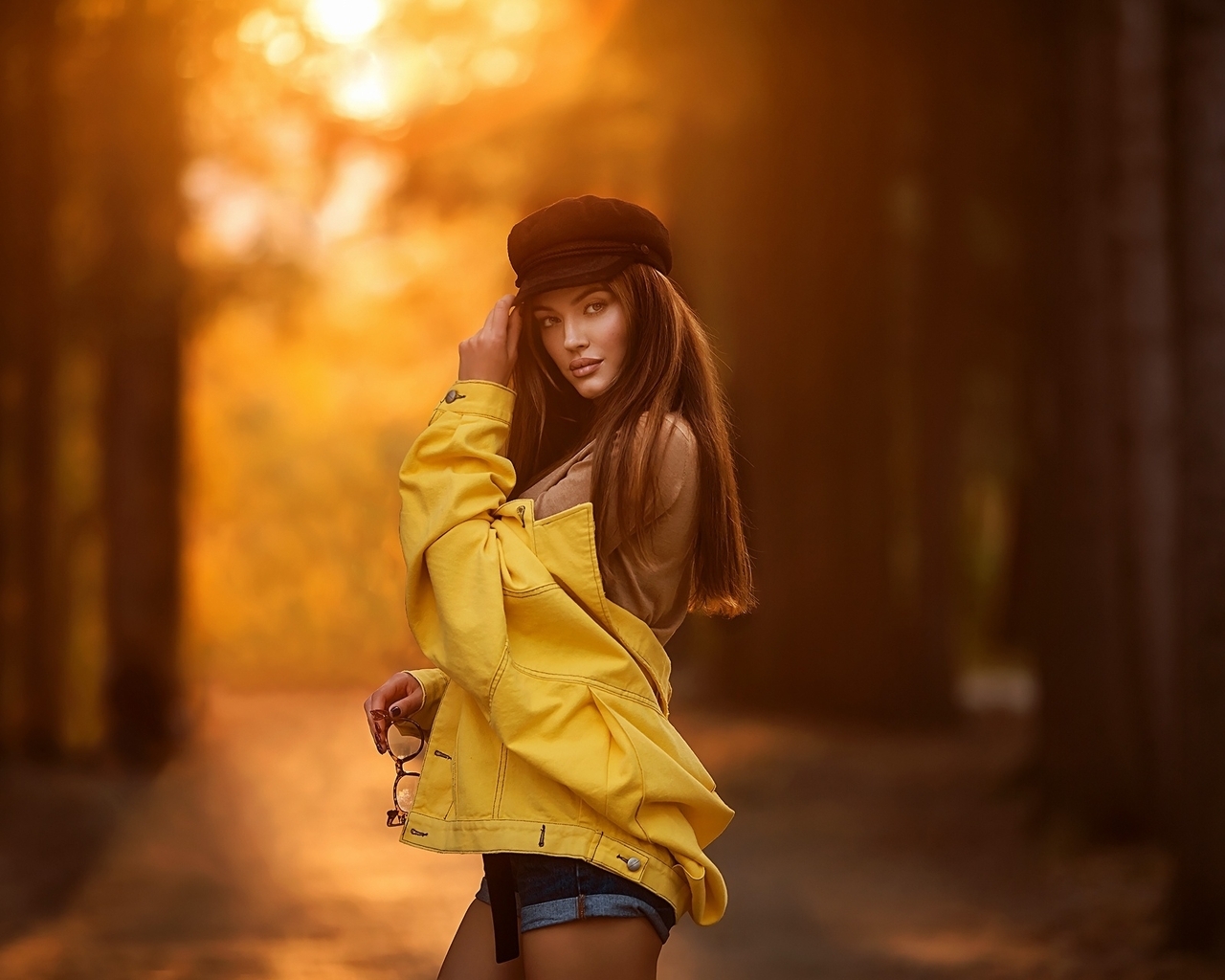 Image: Girl, cap, yellow, jacket
