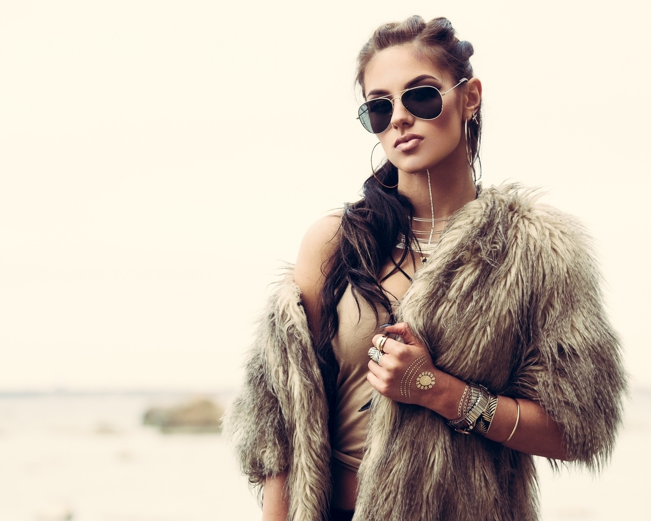 Image: Brunette, girl, model, fur coat, fur, style, makeup, jewelry, glasses