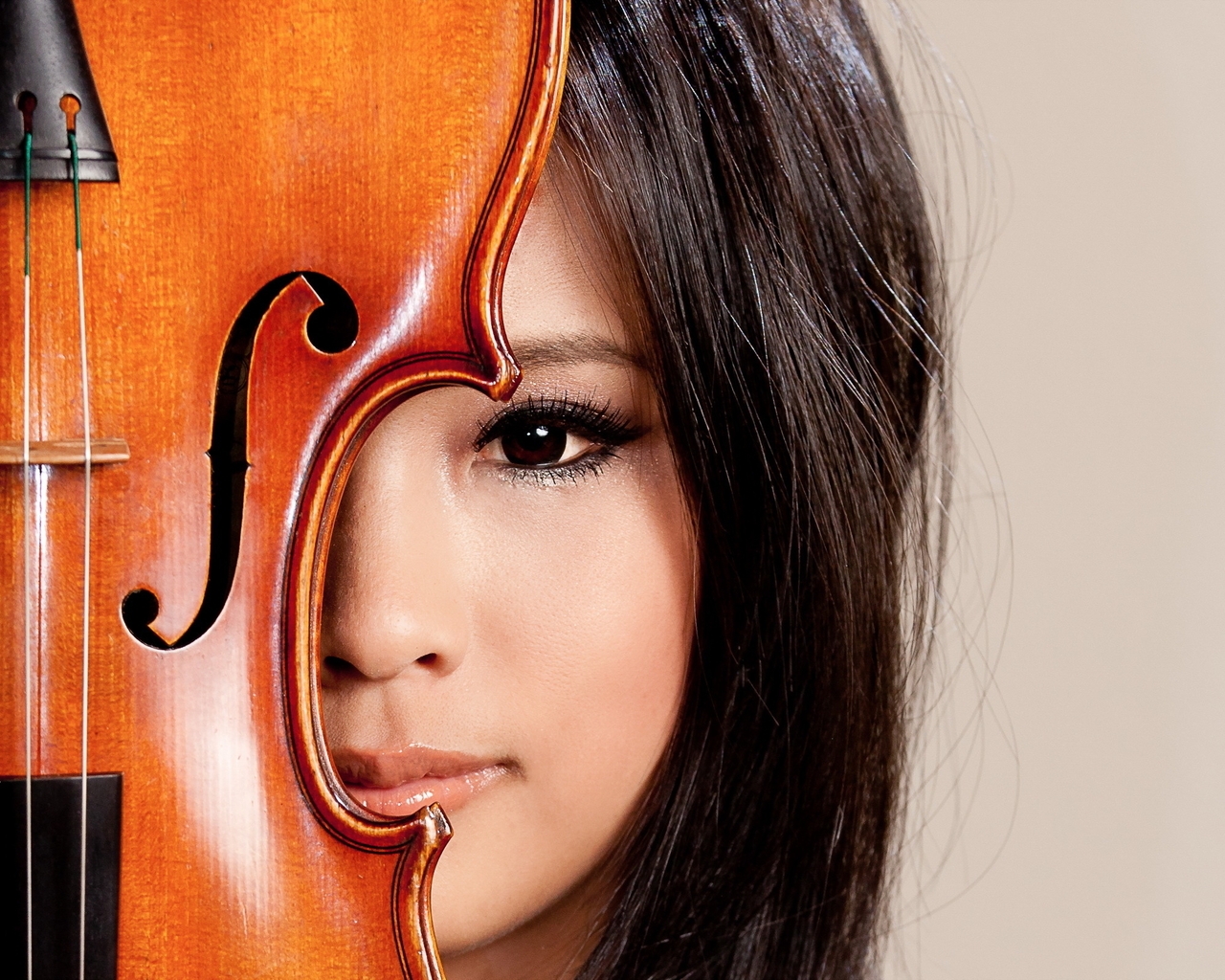 Картинка: Скрипка, струны, девушка, взгляд