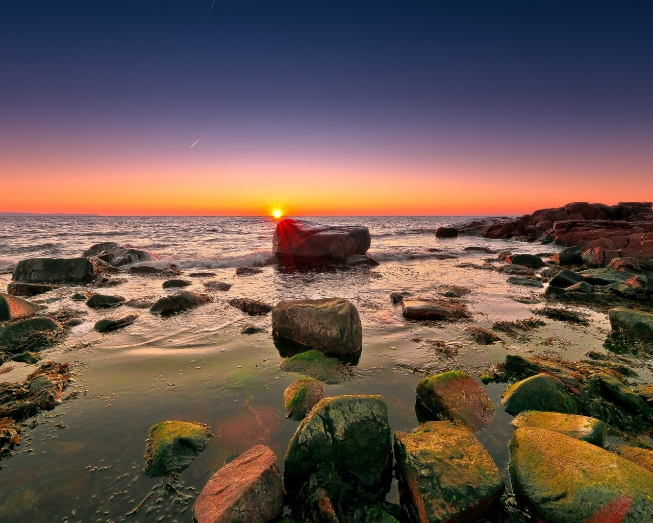 Картинка: Море, берег, камни, закат, горизонт, солнце