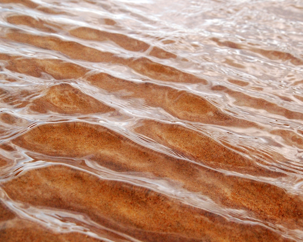 Картинка: Волны, вода, рябь, песок, отражение, поверхность