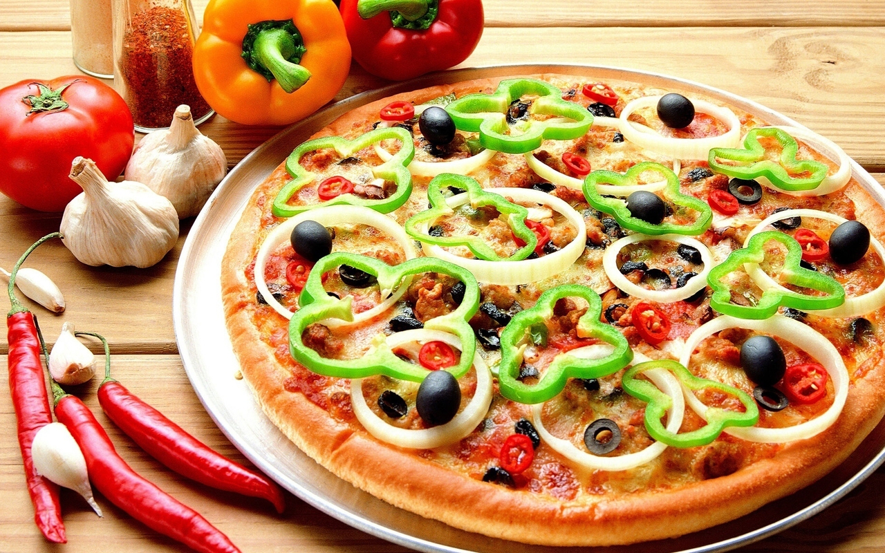 Картинка: Пицца, перец, оливки, лук, жгучий перец, чеснок, помидор