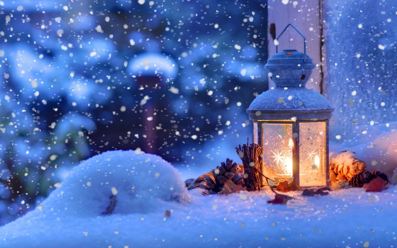 Картинка: Снег, снежинки, зима, Новый год, фонарь, лампа, еловые шишки, свет