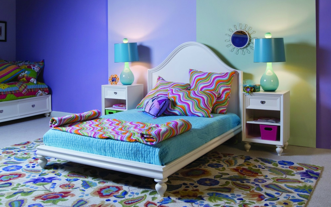 Image: Children's room, bed, striped cushions, floral rug, lamp, light, bedside tables