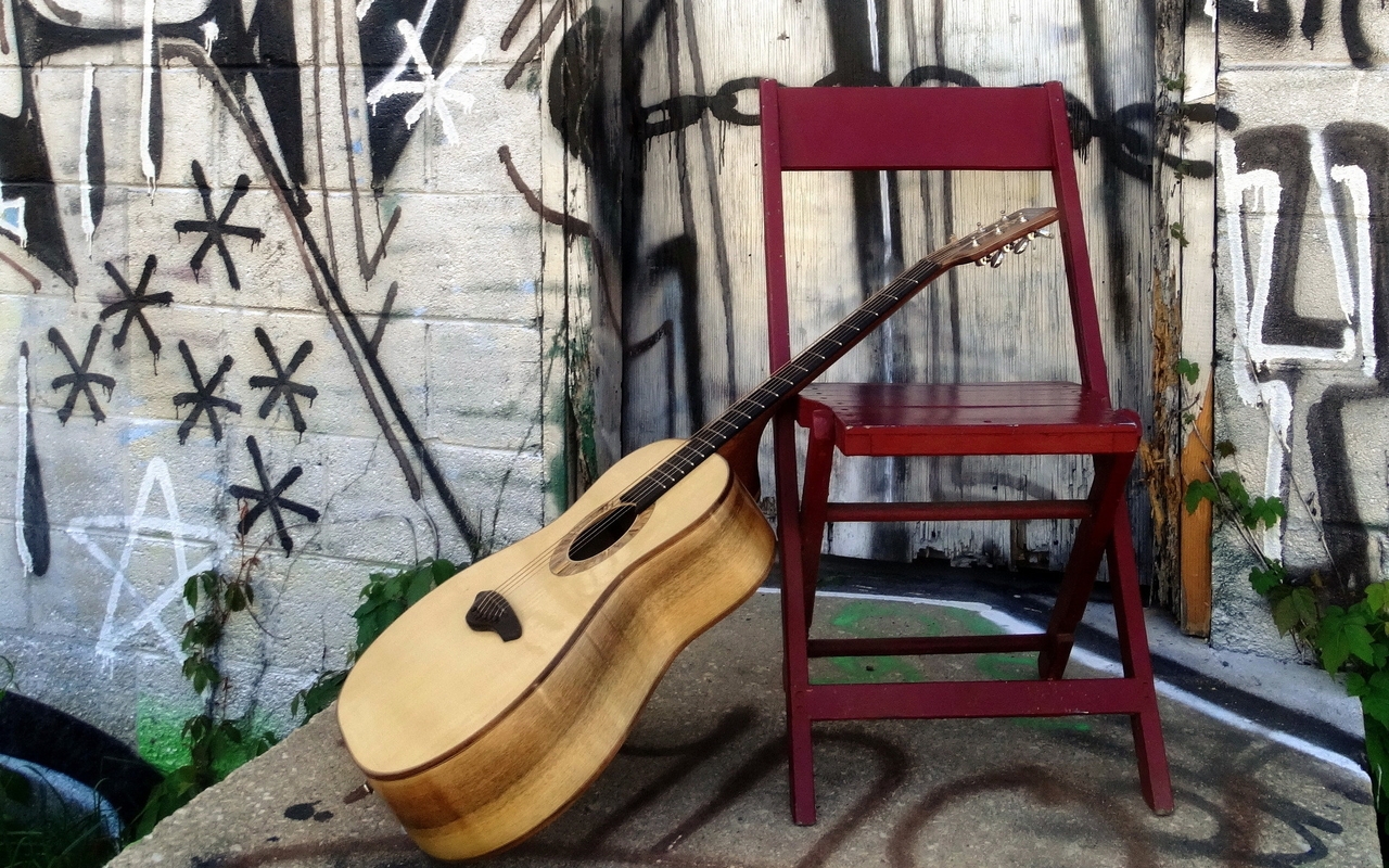 Image: Guitar, chair, drawing, graffiti