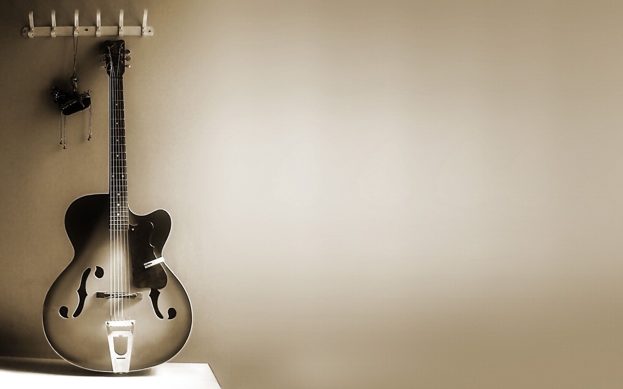 Картинка: Гитара, струны, стена, серый фон