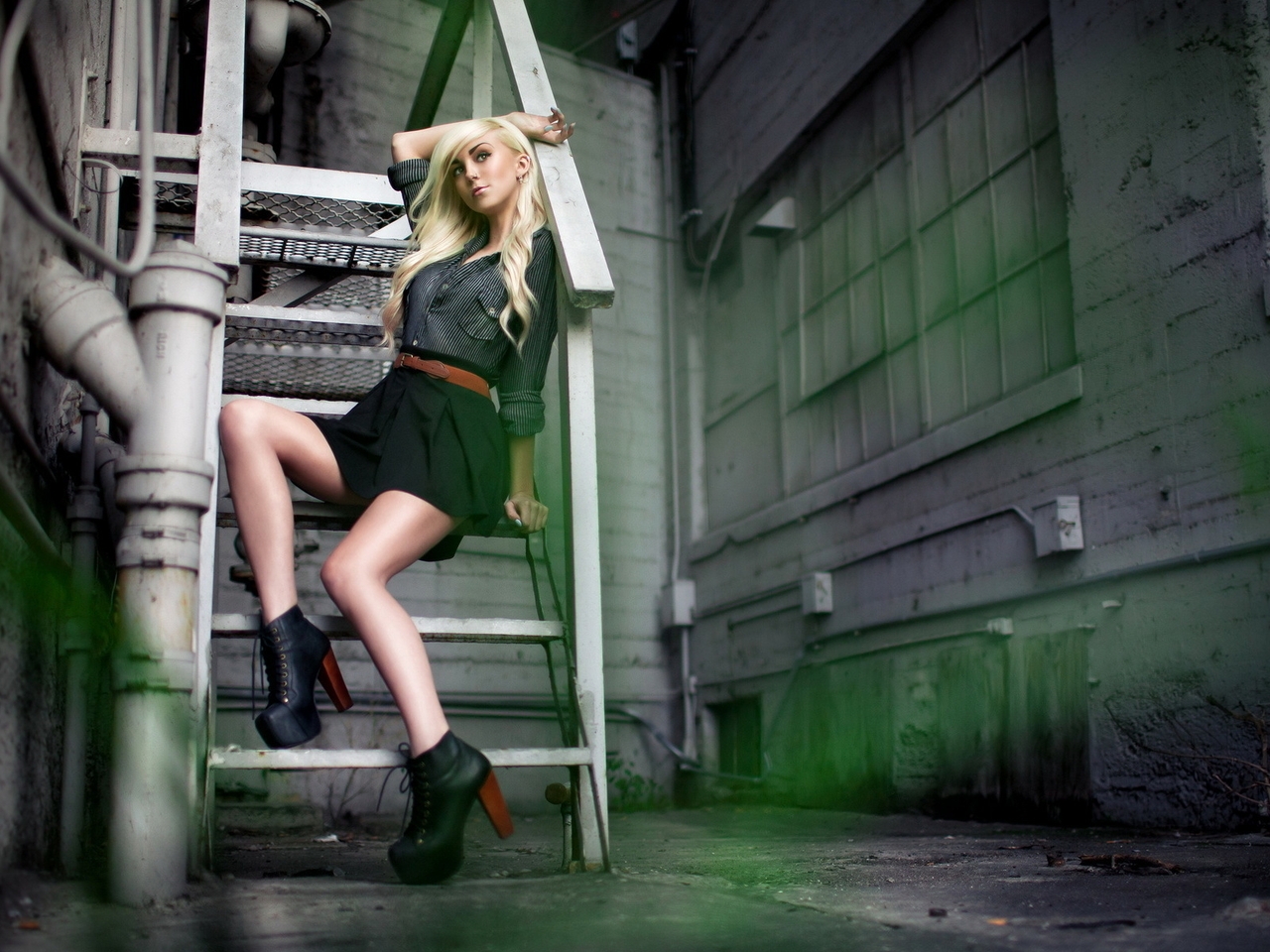 Image: Girl, blonde, sitting, staircase, boots, heels, platform, posing, lane