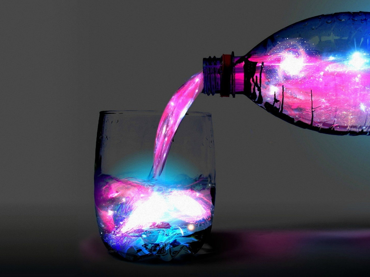 Картинка: Бутылка, стакан, вода, космическая
