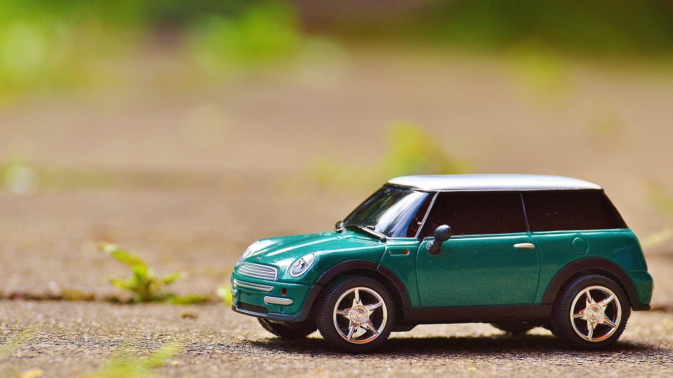 Картинка: Машинка, модель, Mini Cooper, асфальт, трава