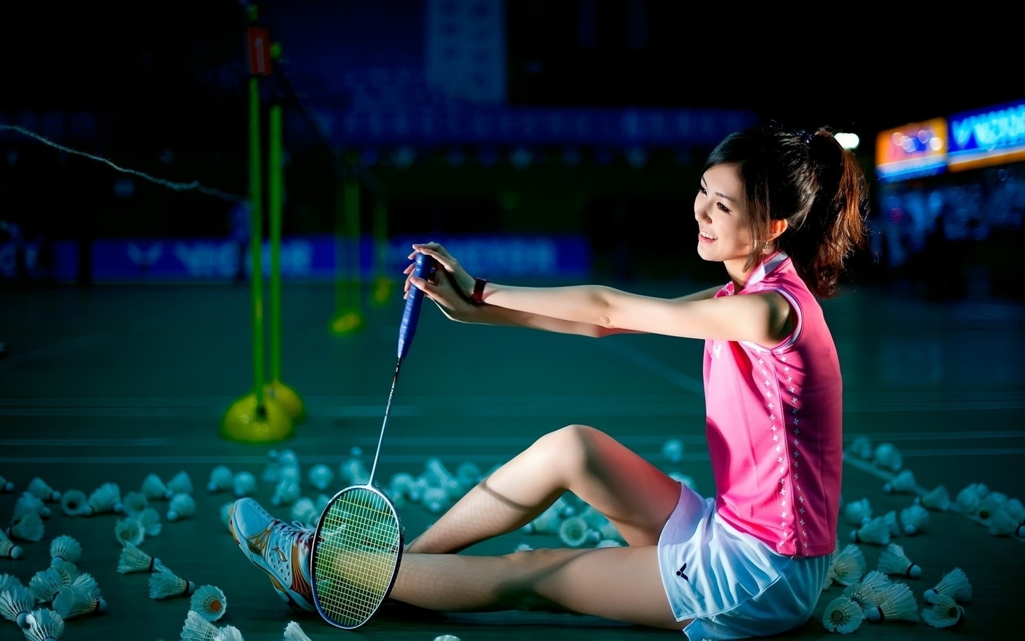 Image: Badminton, racket, shuttlecock, Chinese girl, gym