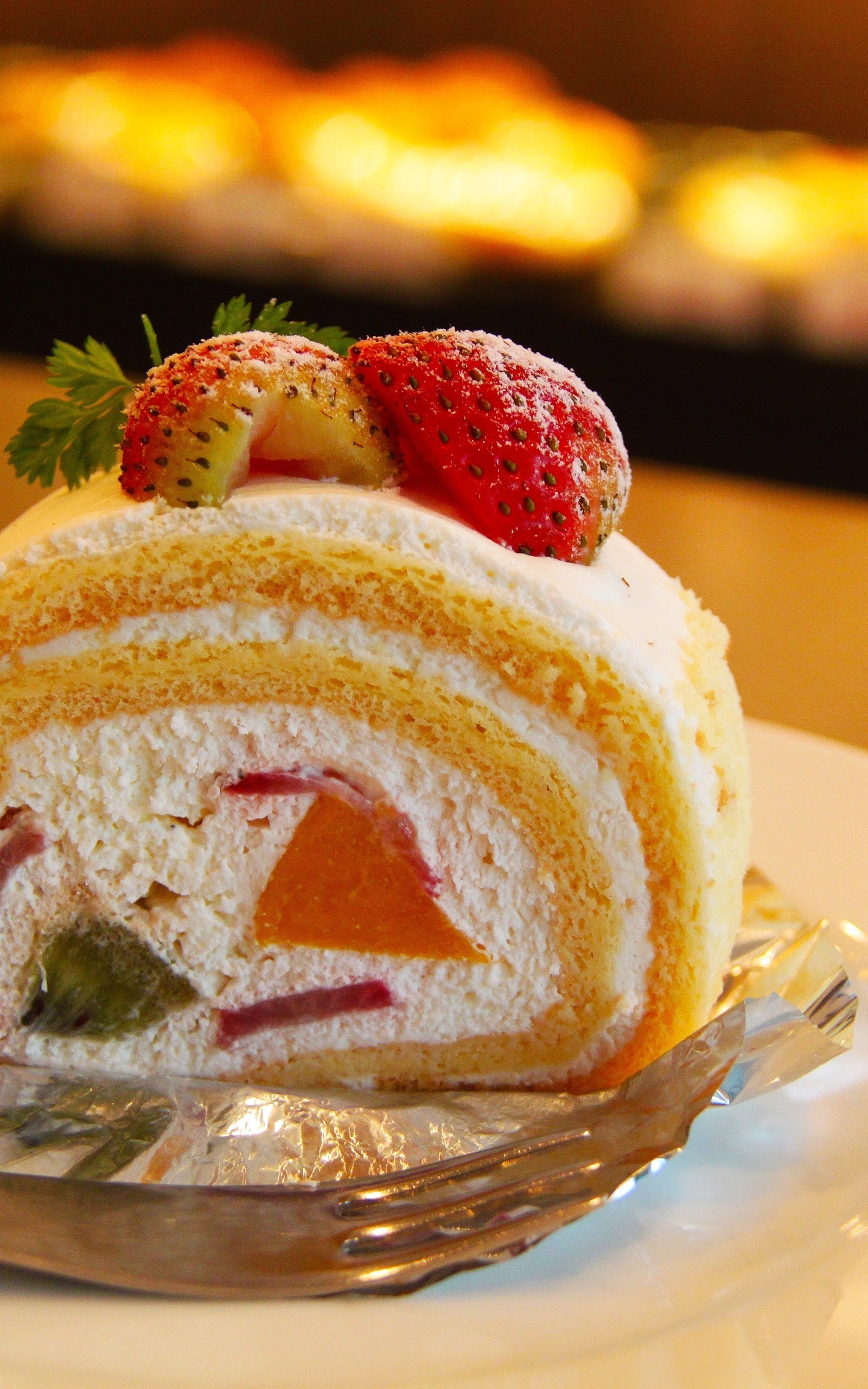 Image: Roll, dessert, berries, strawberry, cream, sweet