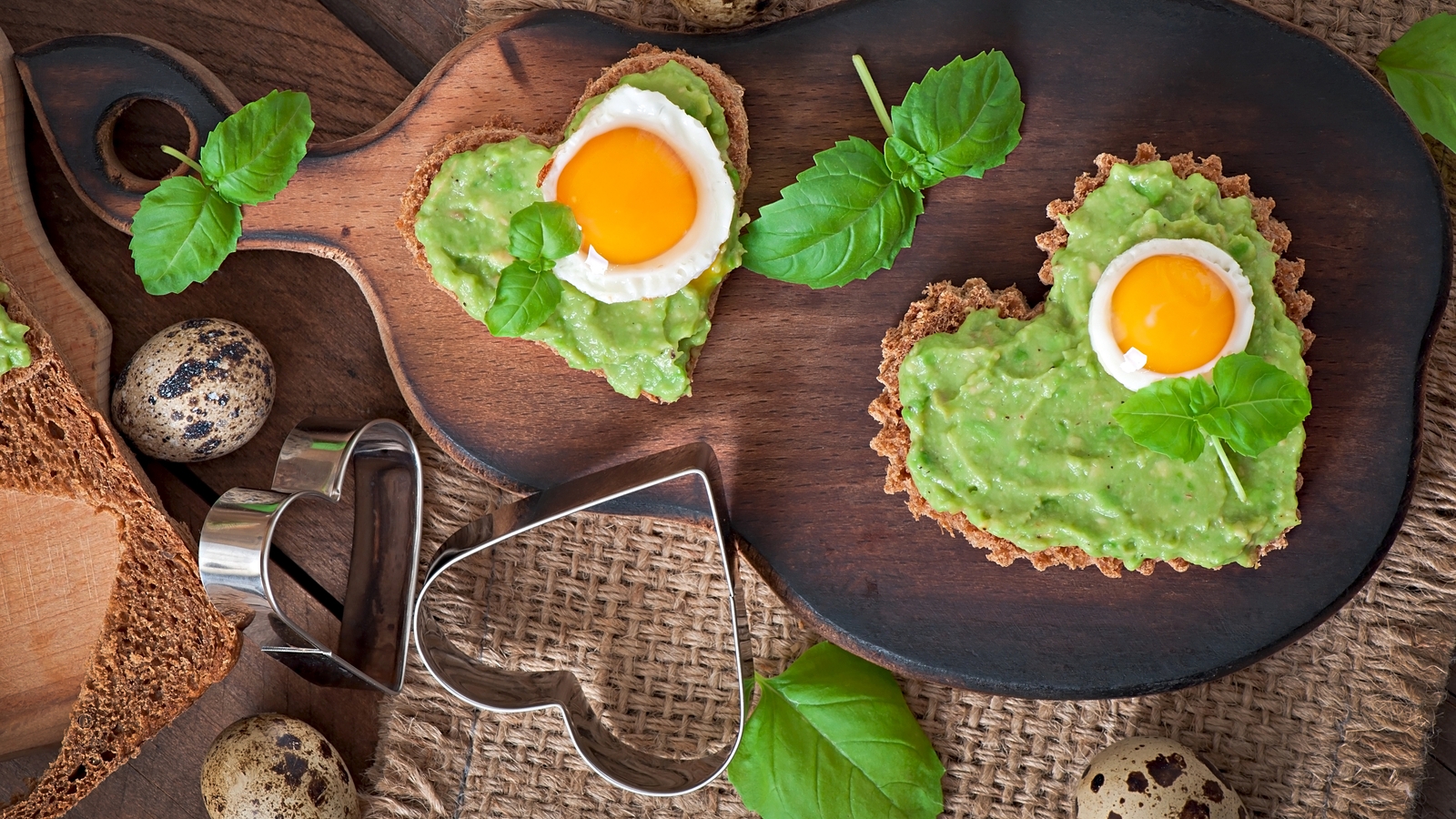 Image: Breakfast, scrambled eggs, shape of eggs, hearts, greens