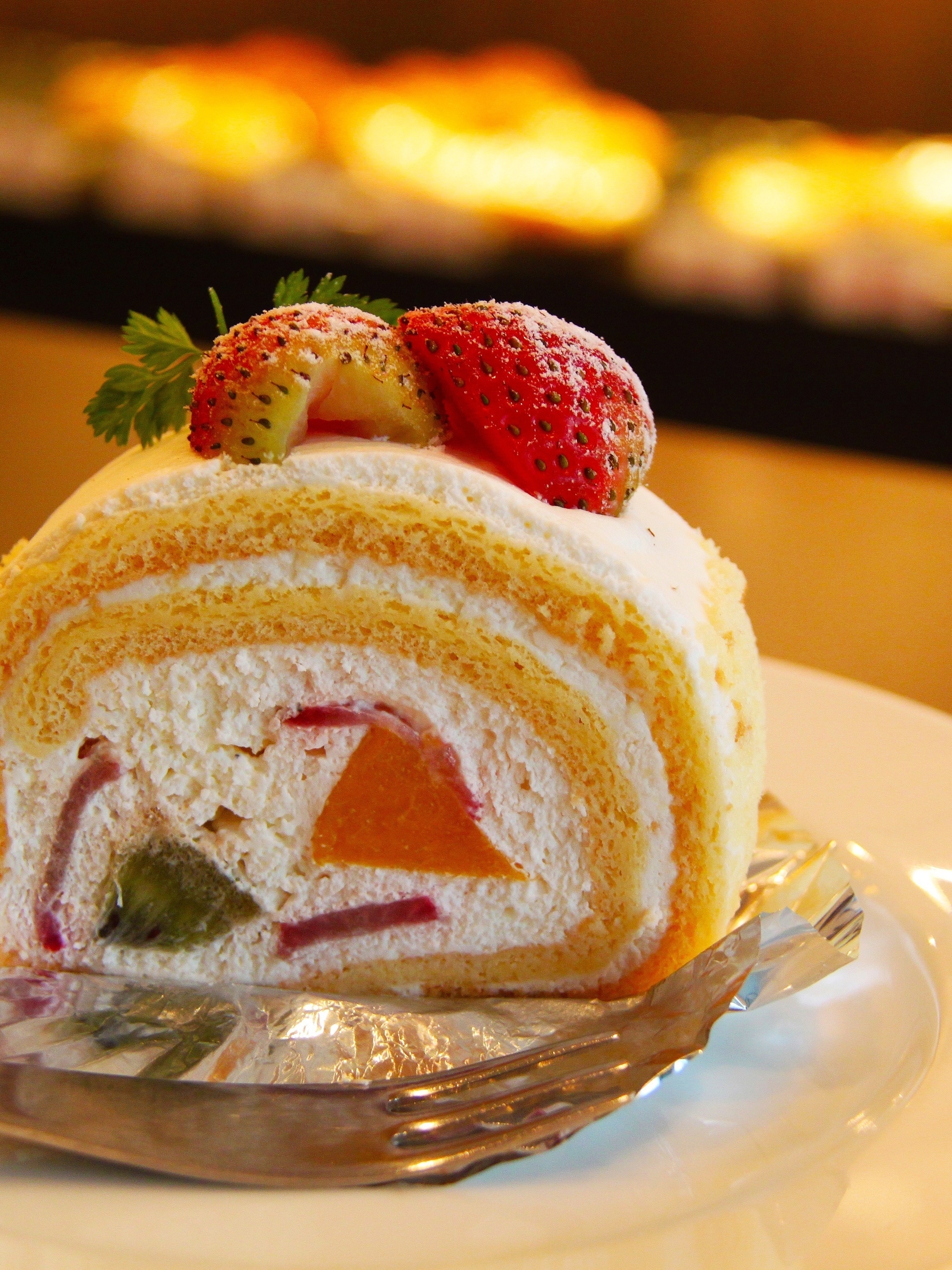 Image: Roll, dessert, berries, strawberry, cream, sweet