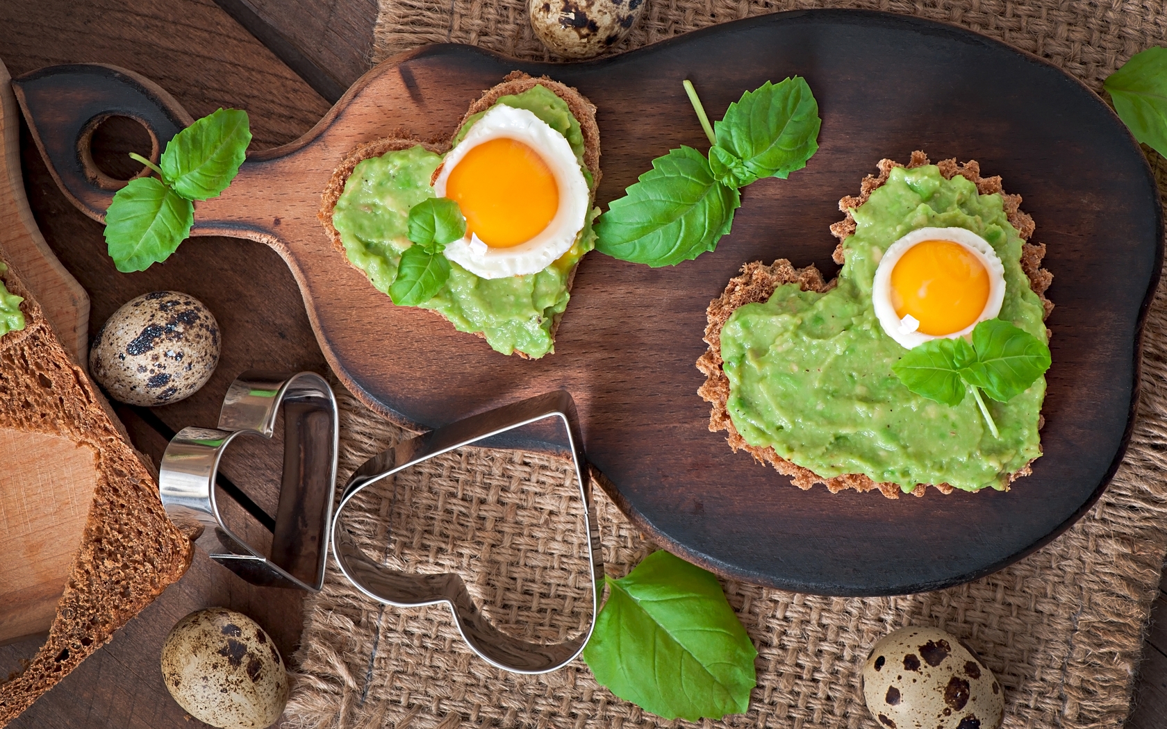 Image: Breakfast, scrambled eggs, shape of eggs, hearts, greens