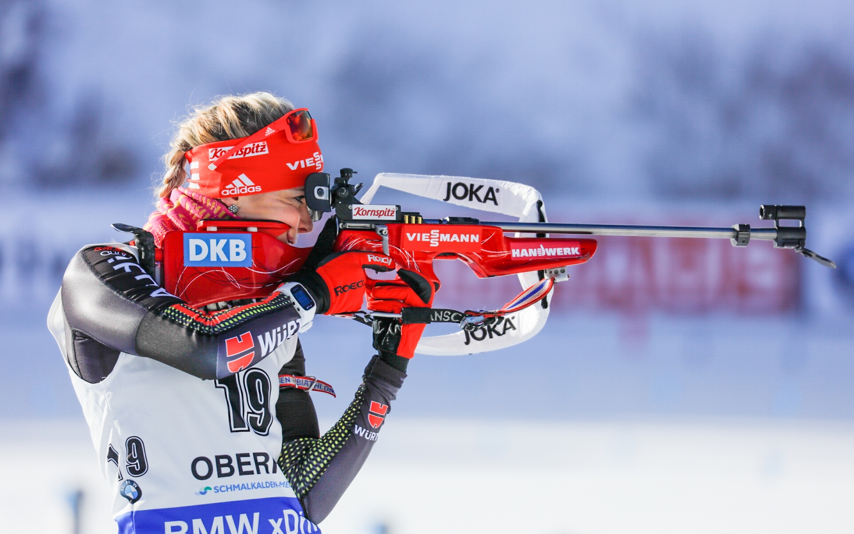 Image: Biathlon, sportswoman, rifle, shooting