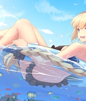 Картинка: Девушка, блондинка, море, плавает, надувной круг, рыбки