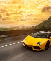Картинка: Суперкар, жёлтый, lamborghini, aventador, lp700 4, скорость, дорога, вечер, закат, горы, долина