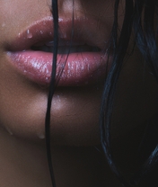 Картинка: Макро, девушка, брюнетка, губы, блеск, волосы, капли