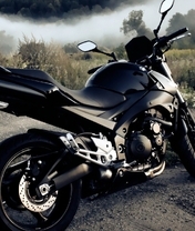 Картинка: Мотоцикл, чёрный байк, поле, туман