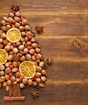 Картинка: Ёлка, орехи, фундук, миндаль, апельсин, шиповник, гвоздика, специи