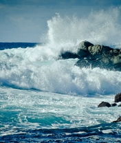 Картинка: Вода, море, океан, волны, брызги, капли, скалы, камни, небо, горизонт