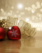 Картинка: Рождество, Новый год, подарок, блики, лента, шишка, шарик, снежинка, игрушка