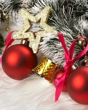 Картинка: Звёздочки, серебристые, шары, красные, ветки, новый год, декор