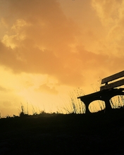 Картинка: скамейка, трава, небо