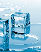 Image: Cubes, ice, water, glass, reflection