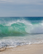 Картинка: Море, океан, вода, волны, брызги, пена, берег, песок, суша, небо, горизонт