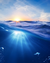 Image: Water, bubbles, sky, sun rays