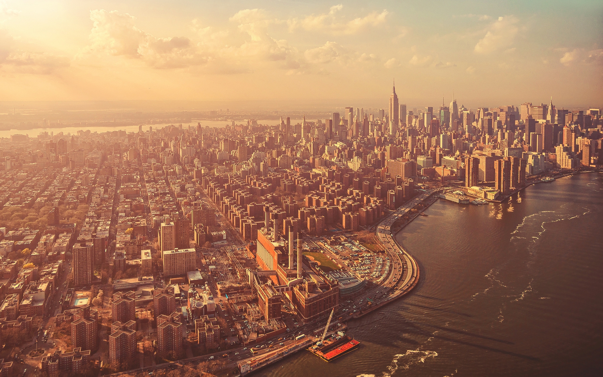 Картинка: Панорама, город, Нью-Йорк, освещение, река, небо, свет, облака, рассвет