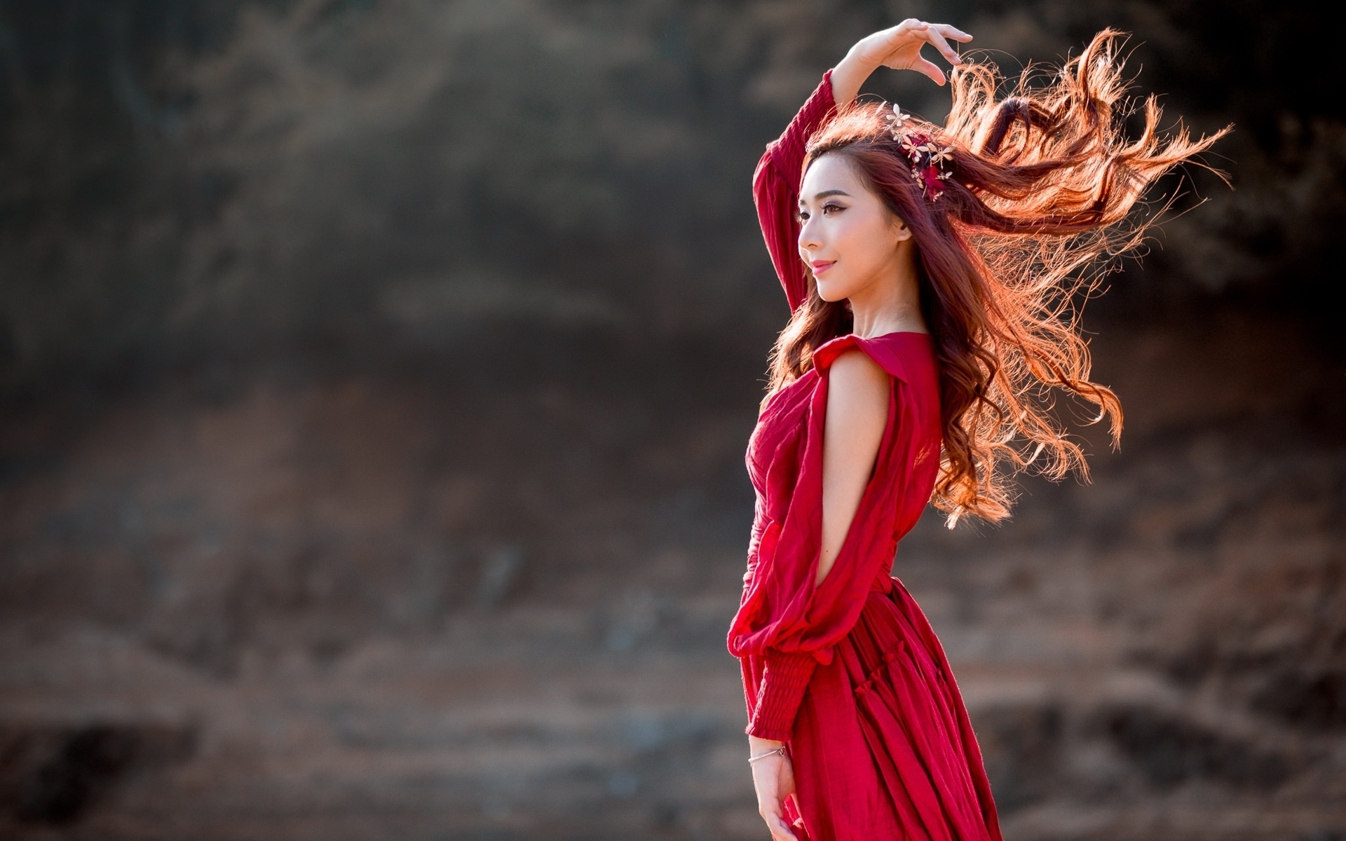 Картинка: Азиатка, модель, девушка, волосы, платье, красное, на ветру