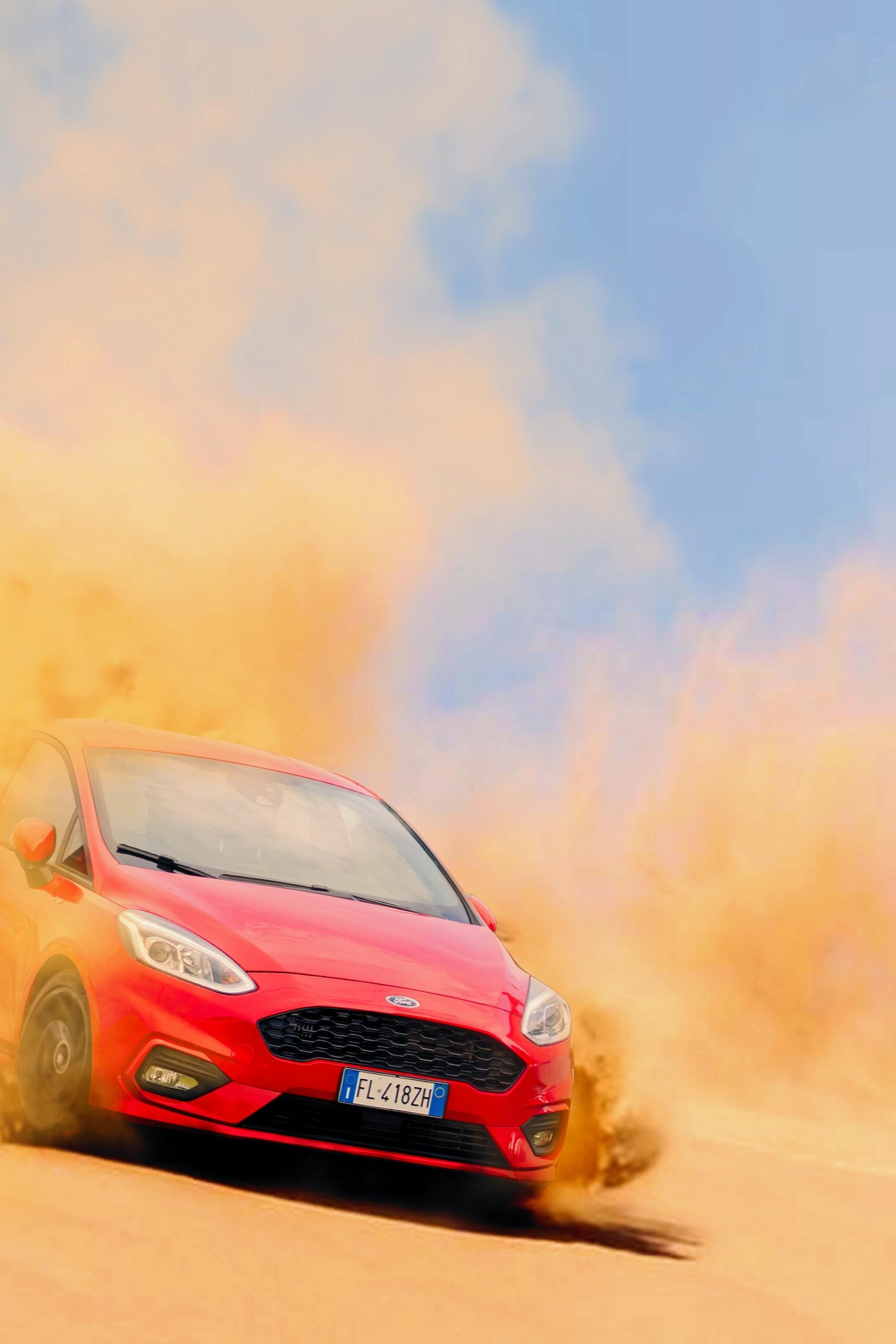 Image: Ford, car, sand, dust, drift, axle boxes, haze
