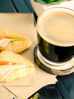Image: Sandwich, two, mug, breakfast