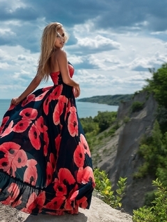 Картинка: Девушка, платье, блондинка, скалы, море, небо, облака, горизонт, природа