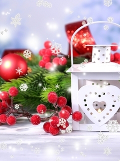 Картинка: Новый год, ёлка, ветка, иголки, шары, игрушки, рябина, фонарь, сердце, снежинки