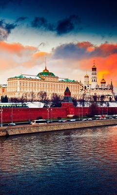 Image: Kremlin, Moscow, city, river, architecture, transportation, traffic