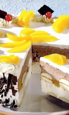Image: Cake, sweet, chocolate chip, chocolate, berries, fruit, sponge cake, cream