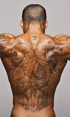 Картинка: Мужчина, мышцы, тело, спина, татуировка, лотос, рыба