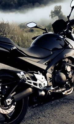 Картинка: Мотоцикл, чёрный байк, поле, туман