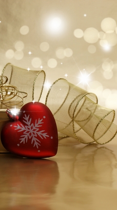 Картинка: Рождество, Новый год, подарок, блики, лента, шишка, шарик, снежинка, игрушка