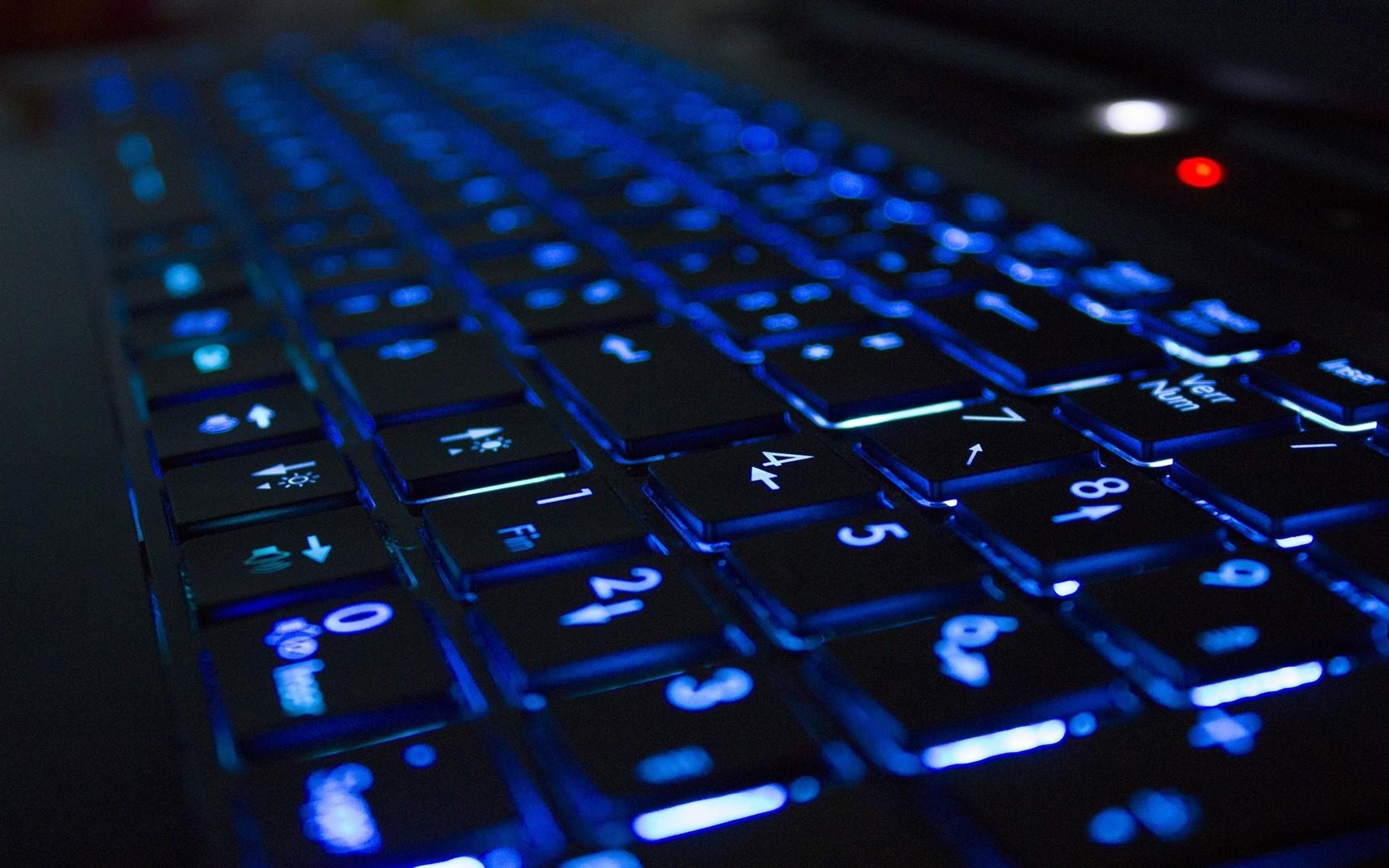 Image: Keyboard, keys, numbers, numpad, backlight, blue light