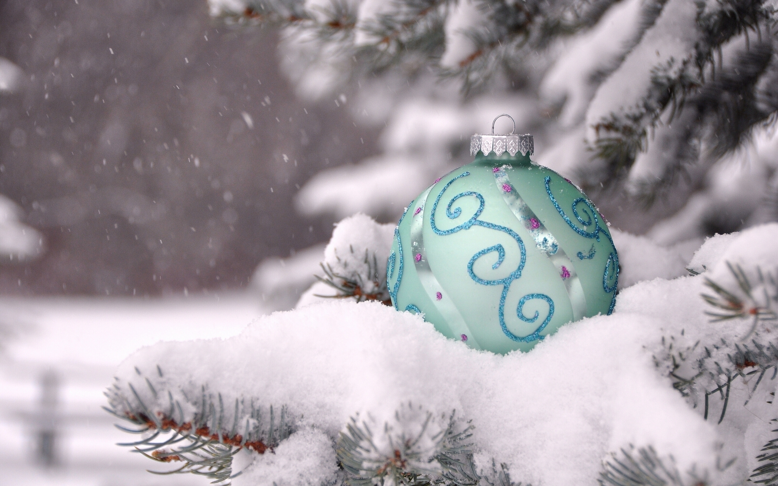 Image: Christmas, ball, snow, branches, spruce
