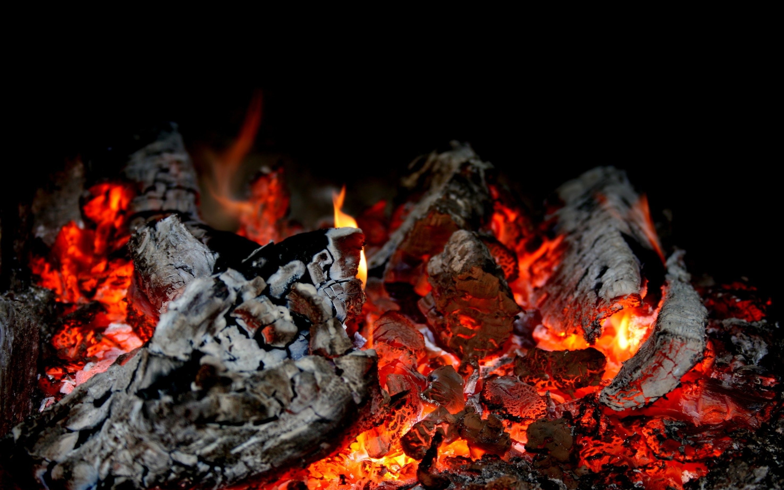 Image: Coal, fire, heat, dark background