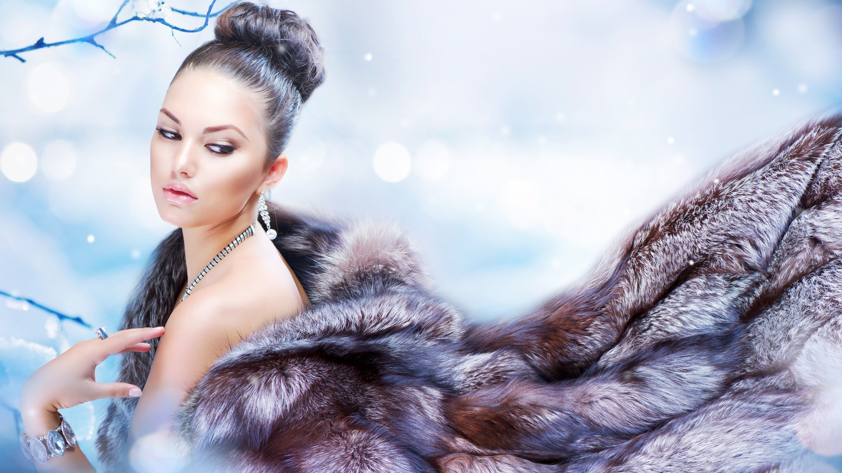Image: Girl, makeup, hair, bundle, decoration, fur, fur coat, winter